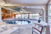 Best Western Plus Waltham Boston - Pools