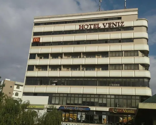 Hotel Veniz Burnham Hotels near Igorot Garden