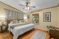 Private Tuckaseegee River 4 Bedrm House Trout Fishing, Tubing, Firepit, Parking - Boutique
