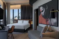 Radisson Red Johannesburg, Rosebank - Pet friendly