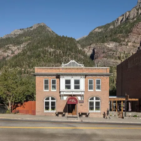 St. Elmo Hotel