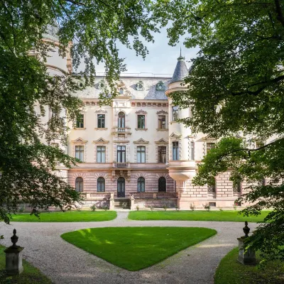 elaya hotel regensburg city center, Trademark Collection by Wyndham Hotels near float Regensburg