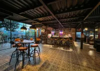 Edensor Hills Villa, Resort & Café Sharia - 레지던스