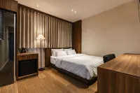 Hotel Monosaejae - 2-Star
