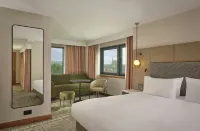 Doubletree by Hilton Sheffield City - parking