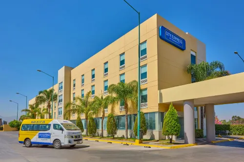 City Express by Marriott San Luis Potosí Zona Industrial - Bãi đậu xe
