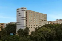 Four Points by Sheraton Hotel & Serviced Apartments, Pune - Kitchen