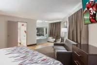 Red Roof Inn & Suites Omaha - Council Bluffs - piscina