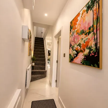 Luxury 6BR Family Home 3 Bath With Hot Tub Fast WiFi