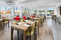 Hilton Garden Inn Rockaway - breakfast