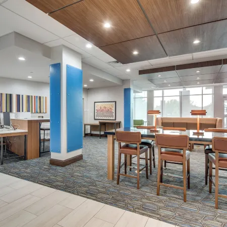 Holiday Inn Express & Suites DALLAS NORTH - ADDISON by IHG