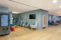 Hampton by Hilton London Gatwick Airport - 3 звезды
