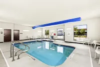 Cobblestone Hotel & Suites - Superior Duluth - Pools