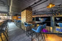Omni Oklahoma City Hotel - bar