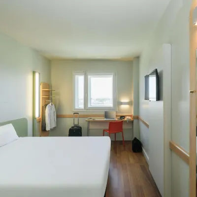 Ibis Budget Malaga Aeropuerto Avenida Velazquez Hôtels à proximité de : Jardin botanique de Málaga