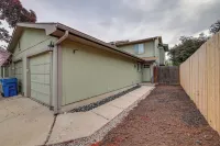 Modern Boise Townhome Minutes From Boise Airport! - Wifi