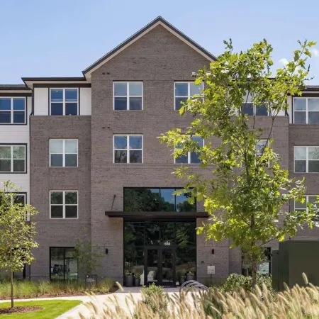 Landing Beautiful 1BD in Lochridge