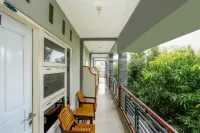 Hotel Sinar Harapan Hotels near Probolinggo