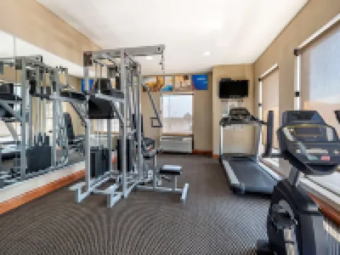 Comfort Inn & Suites Hotels in Muncie