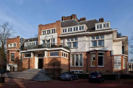 Hotel Orion Отели рядом с достопримечательностью «Мост Святого Михаила»