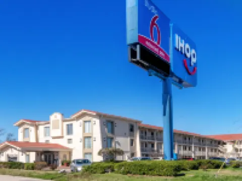 Studio 6 Fort Worth, TX - West Medical Center Hotels in White Settlement