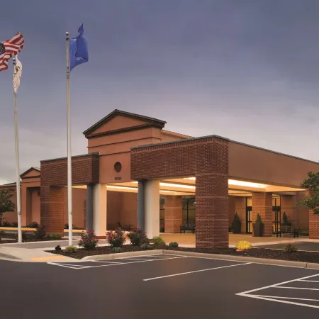 DoubleTree by Hilton Hotel Milwaukee - Brookfield