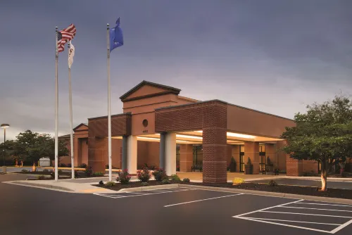 DoubleTree by Hilton Hotel Milwaukee - Brookfield - Pools