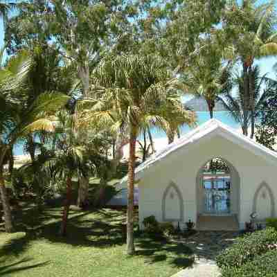 Alamanda Palm Cove by Lancemore Hotel Exterior
