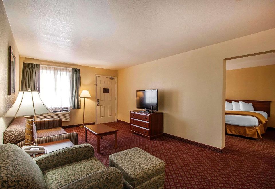 Quality Inn & Suites - Housity