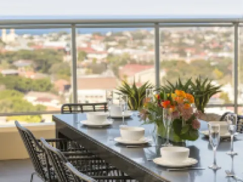 Meriton Suites Bondi Junction Hotels in Bondi Junction