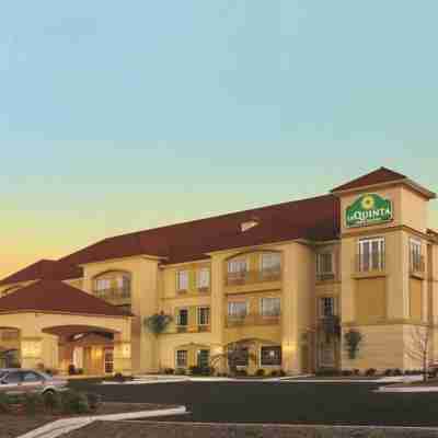 La Quinta Inn & Suites by Wyndham Savannah Airport - Pooler Hotel Exterior