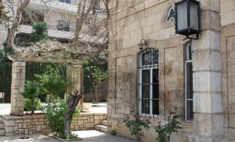 Palmyra Hotel - Housity