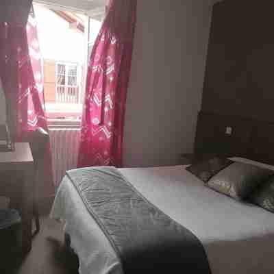 Hotel des Remparts Rooms