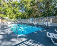 Quality Inn & Suites Near Panama City Beach - Pool