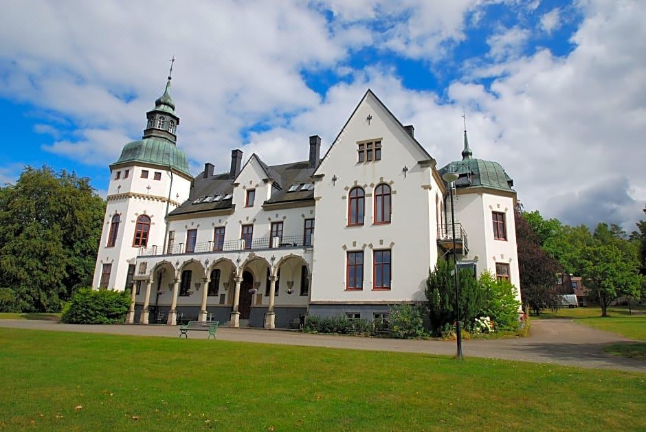 Helliden Slott, Lunch, Konferens, Restaurang och Logi