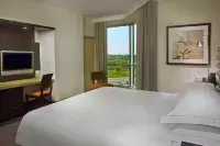 Hilton Toronto/Markham Suites Conference Center & Spa