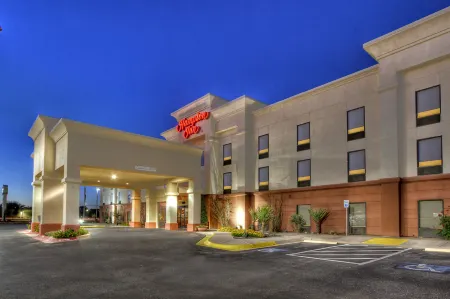 Hampton Inn & Suites Lufkin Отели рядом с достопримечательностью «Зоопарк Эллен Траут»