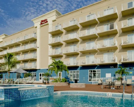 แฮมป์ตัน อินน์แอนด์สวีทส์ โอเชียนซิตี้/ศูนย์การประชุมเบย์ฟรอนท์ โรงแรมในโอเชียนซิตี้