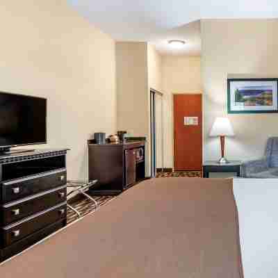 Best Western Plus Victor Inn  Suites Rooms