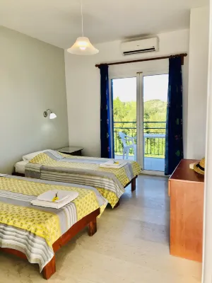 Banos Apartments and Swimming Pool Near the Beach - Homestays