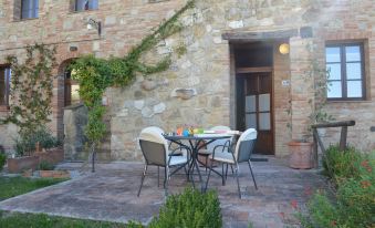 Luxurious Holiday Home with Private Patio, Tuscany, with Panoramic Swimming Poo