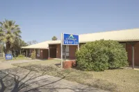Country Roads Motor Inn - Motels
