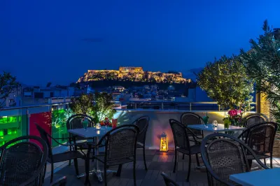 Attalos Hotel فنادق في 