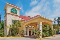 La Quinta Inn & Suites by Wyndham Kingwood Houston IAH Airpt فنادق في Kingwood
