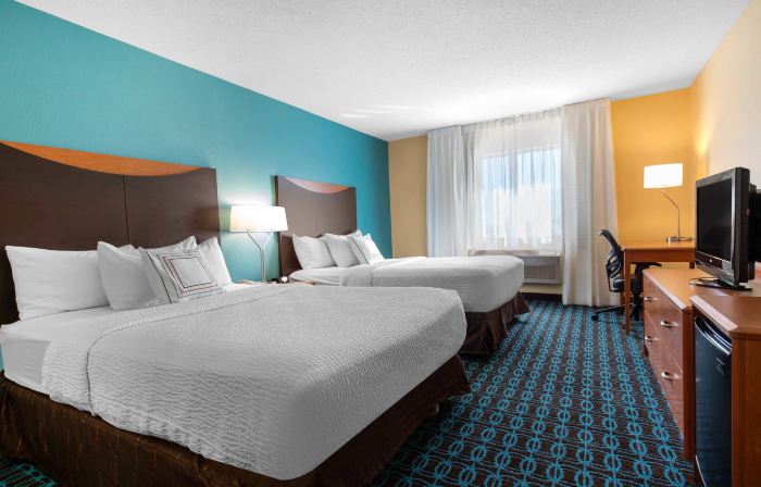 AmericInn by Wyndham St. Cloud MN Shopping Area
