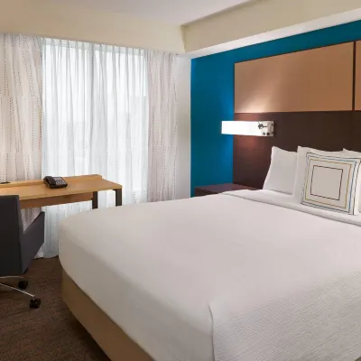 Residence Inn Toronto Airport โรงแรมใกล้สถานี Kipling Subway Station