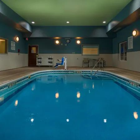 Holiday Inn Express & Suites Lawrence by IHG