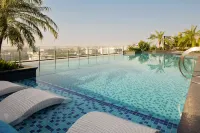 Radisson Blu Mumbai International Airport - Pools