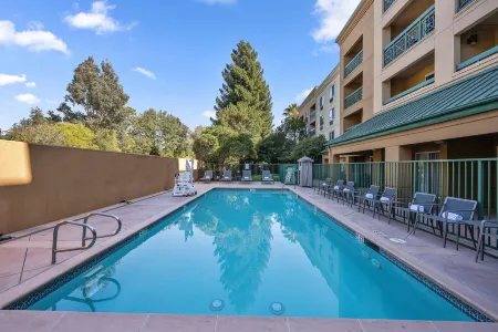 Sonesta Select San Ramon Отели рядом с достопримечательностью «Парк Ричард Фаи Виллидж Грин»