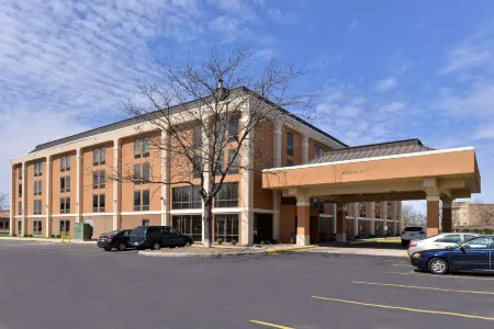 Quality Inn & Suites Matteson Near I-57